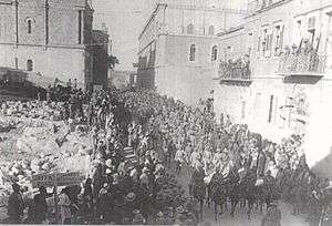  Hundreds of prisoners led by light horse or mounted rifles troopers