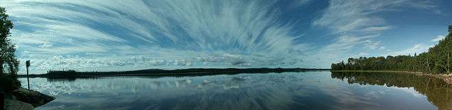 Vue panoramique du lac Loïs