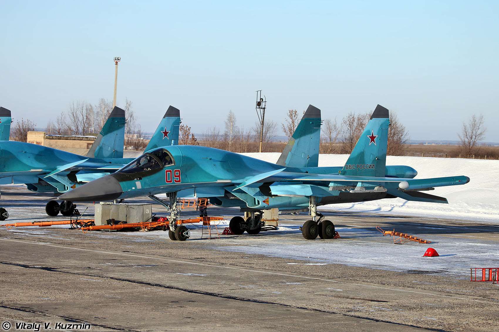 ECM "Khibiny" wing tip module  on Su-34