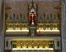 High altar by Jules Cantini inside the Église Saint-Vincent-de-Paul